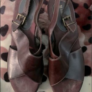 👞 Women’s Shoes - 3” Brown Peep Toe Sandal - $20